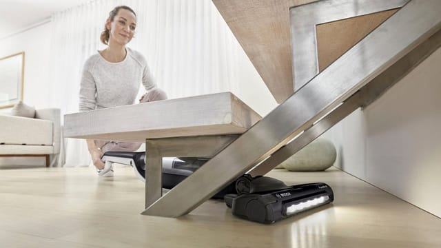 BOSCH Akku-Hand-und Stielstaubsauger Flexxo Gen2 Serie 4 BBH3P2801, 28 V, Düse mit LED-Licht, freistehend, beutellos, integriertes Zubehör, alle Bodenarten, bis 55 min Laufzeit, schwarz