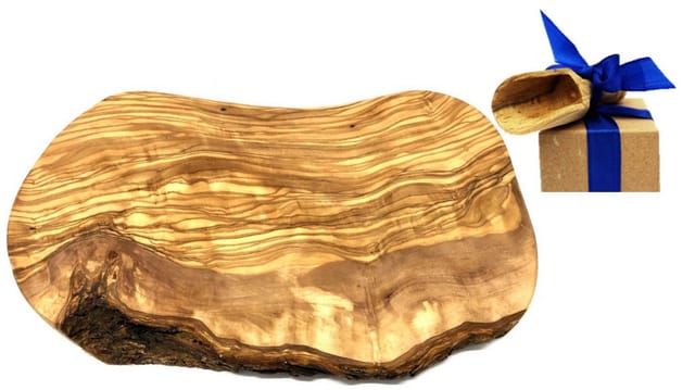 Olivenholz-erleben Schneidebrett Brett rustikaler, Olivenholz 25-29 cm, Massivholz, (Set, 1-St., 1x Brett, plus Überraschung), die Größe ist ideal für kleine Küchen oder unterwegs