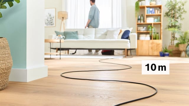 BOSCH Bodenstaubsauger Serie 4 BGS21CAR, Hygiene-Filter, XXL-Polsterdüse, XXL-Fugendüse, 750 W, beutellos, 10 J. Motorgarantie, ideal zur Fahrzeug-Innenreinigung, kompakt, rot