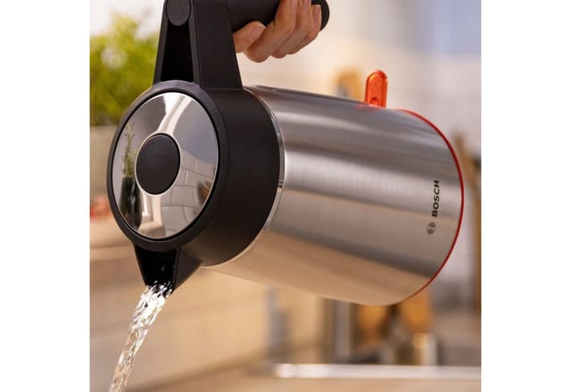 BOSCH Wasserkocher MyMoment TWK6M480, Abschaltautom., Überhitzungsschutz, Tassenanzeige, 1,7 l, 2400 W, Dampfstopp-Automatik, Trockengehschutz, Kalkfilter, Edelstahl