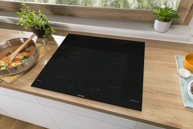 GORENJE Induktions-Kochfeld GI 6401 BSCE, PowerBoost erhöht die Leistung und verkürzt die Zubereitungszeit.