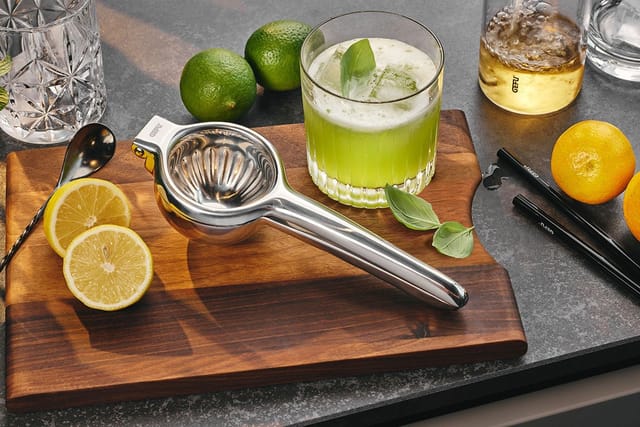 GEFU Zitruspresse LEMON, effizientes Hebelprinzip, tropffreier Ausguss, Edelstahl