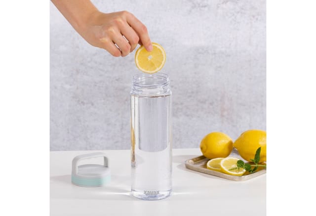 Xavax Trinkflasche To-Go Trinkflasche Henkel Wasserflasche 900ml, Wasser Flasche Auslaufsicher BPA-frei Freizeit Sport Gym Outdoor