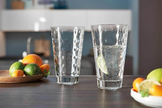 LEONARDO Glas Optic, Kalk-Natron Glas, 4 Gläser, ideal für Saft, Wasser etc., Spülmaschinenfest