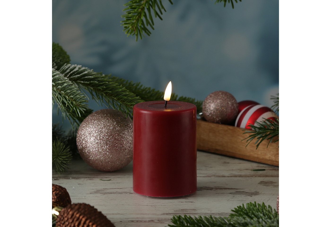 Deluxe Homeart LED-Kerze Mia Echtwachs Wachsspiegel flackernd H: 10cm D: 7,5cm bordeauxrot, LED Classic, warmweiß (2100K bis 3000K)