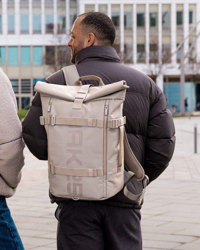 OAK25 Cityrucksack LumoSense Rolltop Rucksack reflektierend (1-tlg), Roll Top Backpack mit Laptopfach bis 16 Zoll, wasserabweisend Bild 2