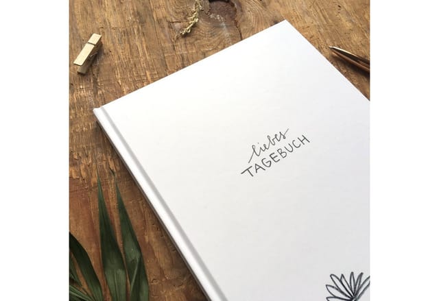 Eine der Guten Verlag Tagebuch großes Notizbuch weiß, 120 Seiten, 80 g Recyclingpapier weiß, Hardcover, 18x24 cm mit Linien