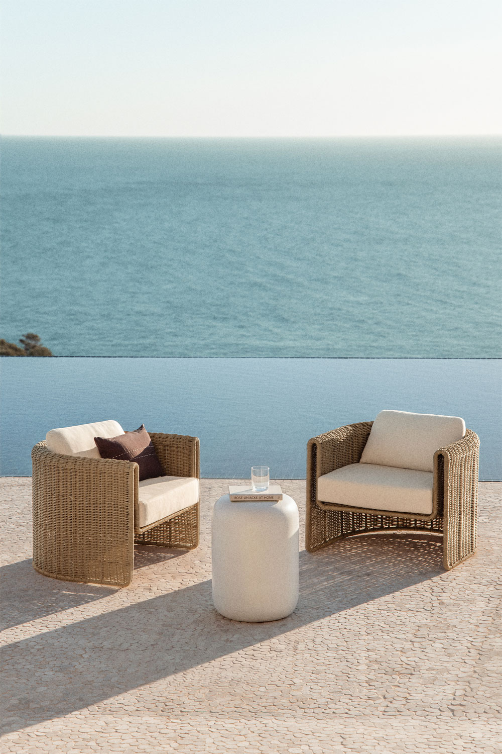 Sklum Gartenset Mit 2 Sesseln Aus Stahl Und Synthetischem Rattan Lina Und Rundem Beistelltisch Ø35 Cm Aus Beton Fonelas