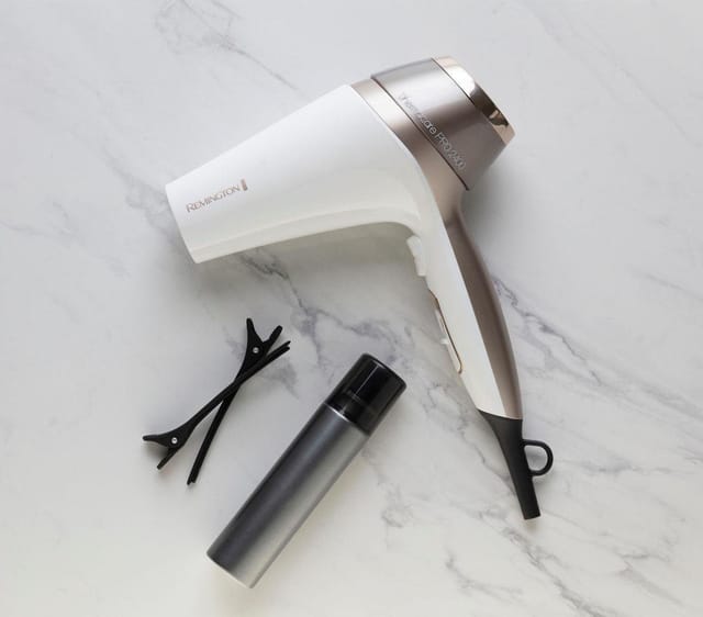 Remington Haartrockner D5720 Thermacare PRO 2400, 2300 W, angenehmes Trocknen durch geringe Lautstärke und weniger Hitze