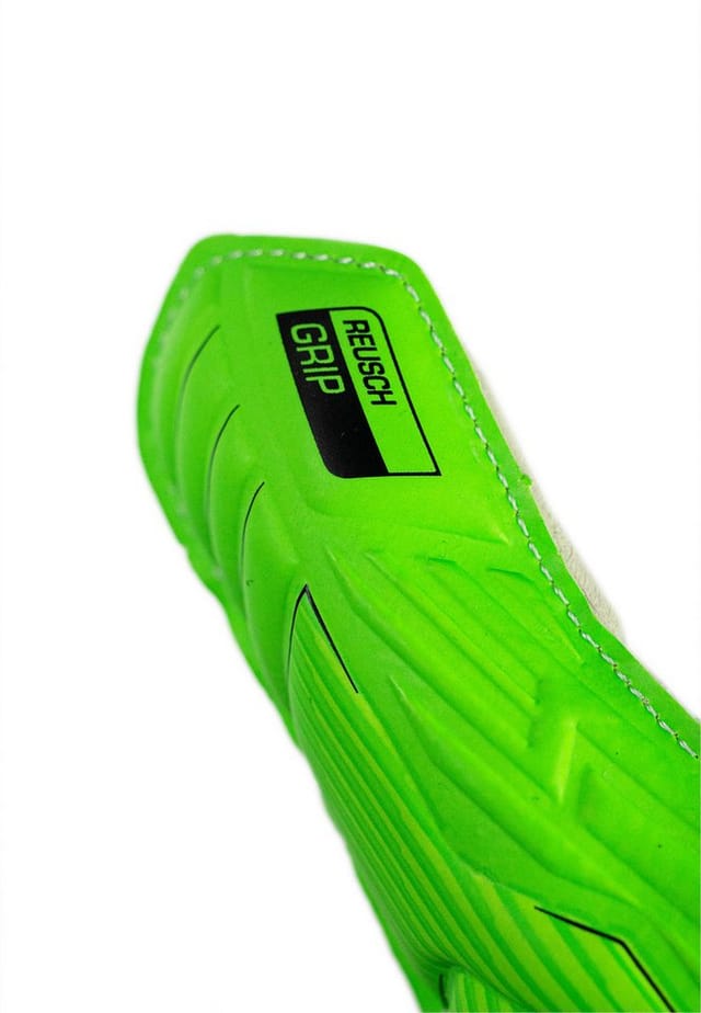 Reusch Torwarthandschuhe Attrakt Grip Finger Junior für alle Spielfeldoberflächen