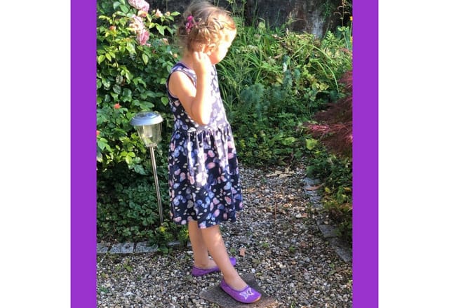 Beck Schläppchen Schmetterling Gymnastikschuh (Trendfarbe lila) Schmetterling mit Pailetten) mit rutschfester Gummi-Laufsohle