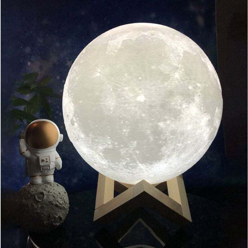 3d Mond-nachttischlampe 15 Cm – 3 Led-farben – Holzsockel – Usb-aufladbar – Bis Zu 20 Stunden Laufzeit
