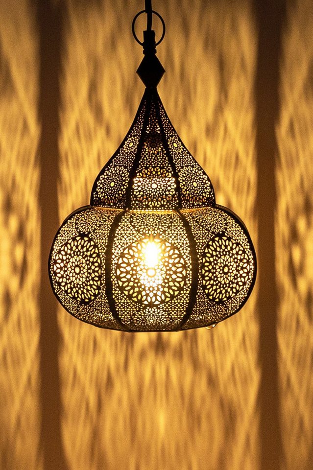 Marrakesch Orient & Mediterran Interior Pendelleuchte Orientalische Pendelleuchte Ilham Lampe aus Metall in Gold 40 cm, Handarbeit Bild 4