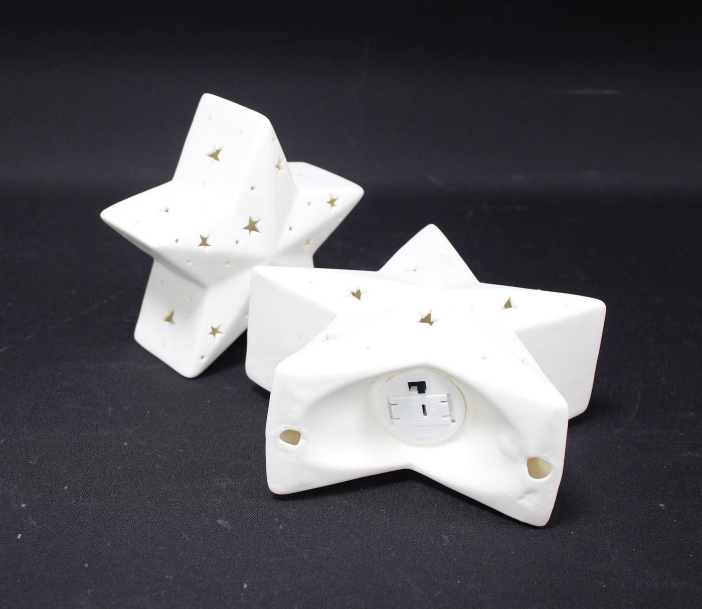 Dekoleidenschaft LED Dekofigur Stern "White" Porzellan, weiß, Leuchtsterne, Weihnachtsdeko Leuchtdeko, beleuchtet, Winterdeko im 2er Set, Ø 12 + 15 cm
