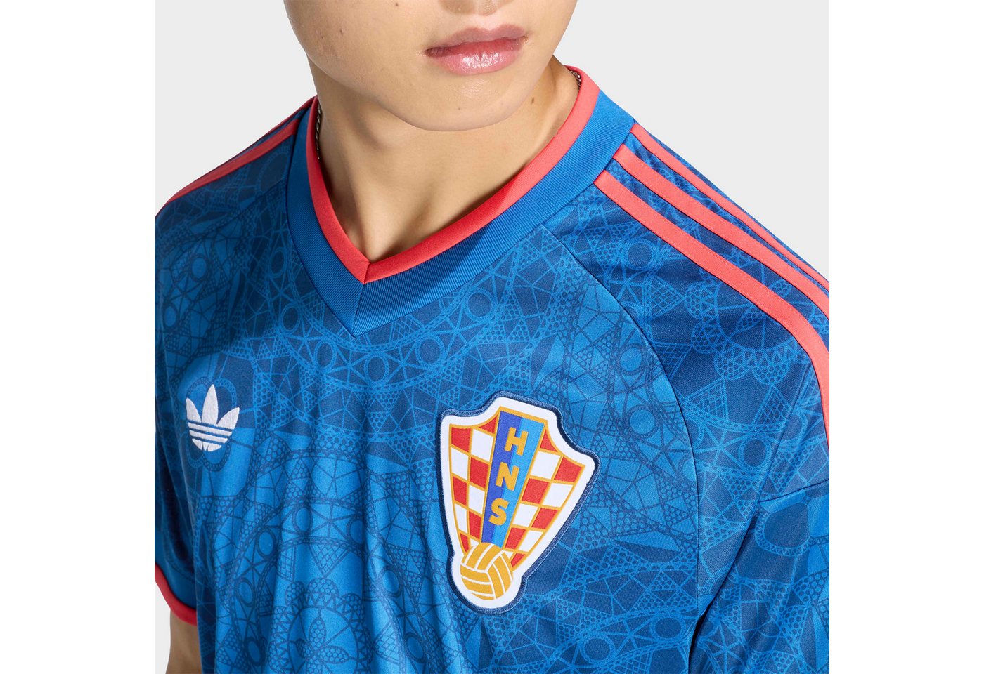 adidas Performance Fußballtrikot KROATIEN 26 AUSWÄRTSTRIKOT mit Climacool Technologie, aus Polyester, mit V-Ausschnitt Bild 4