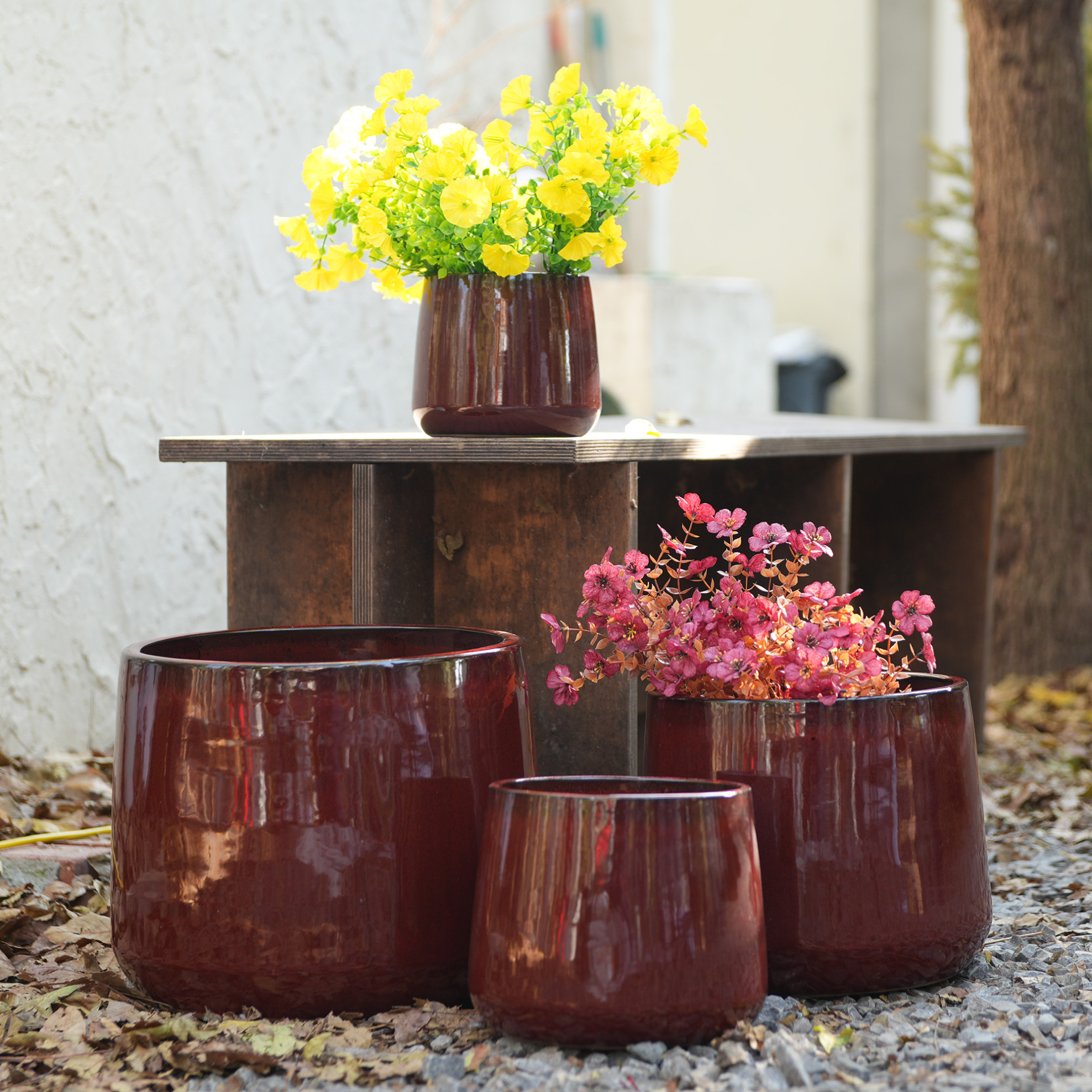 Set Aus 4 Glänzend Glasierten Keramik-blumentöpfen Rot Ø 33/26/20/15 Cm